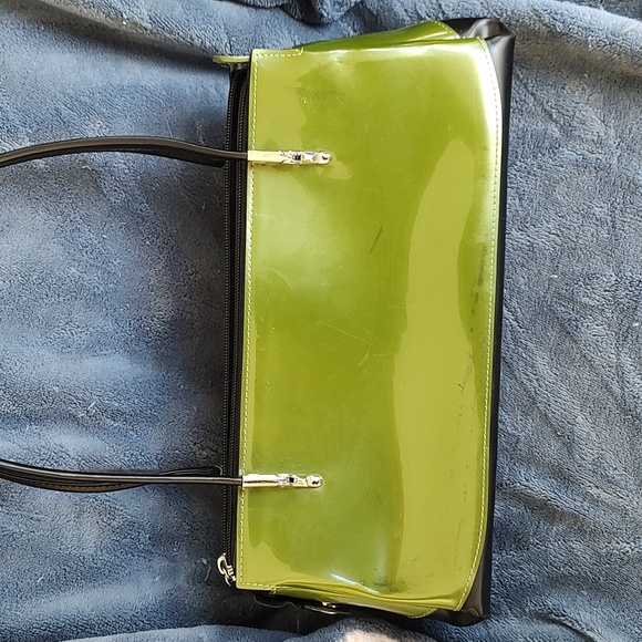 Beijo faux leather green/black color block shoulder bag. GUC. Preloved - Picture 3 of 15